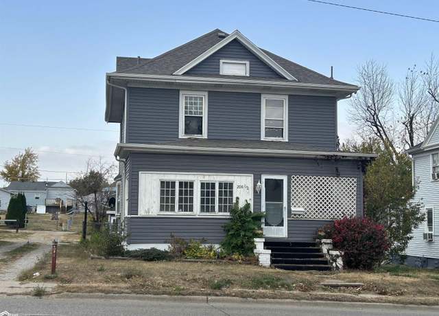 Property at 208 1/2 N 3rd Ave, Marshalltown, IA 50158, 4 beds, 1.5 baths