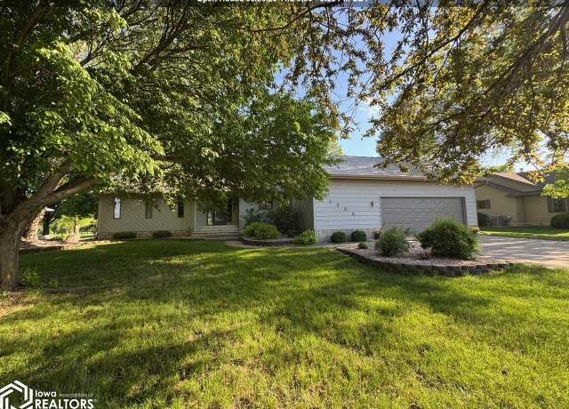 Property at 1906 W River Dr, Humboldt, IA 50548, 3 beds, 3 baths