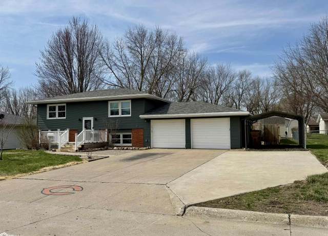 Property at 209 Windwood Dr, Carroll, IA 51401, 5 beds, 1.5 baths