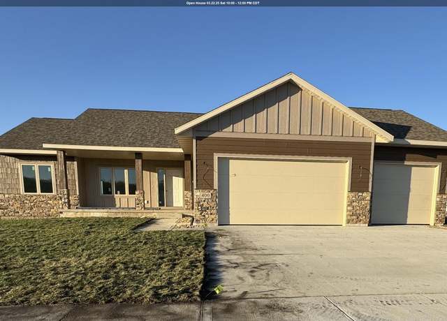 Property at 400 W 12th Ave Ave N, Clear Lake, IA 50428, 5 beds, 3 baths
