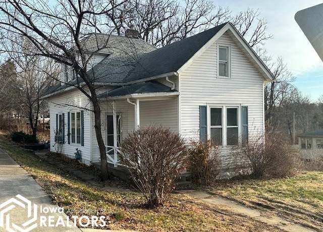 Property at 929 Russell St, Ottumwa, IA 52501, 2 beds, 1 bath