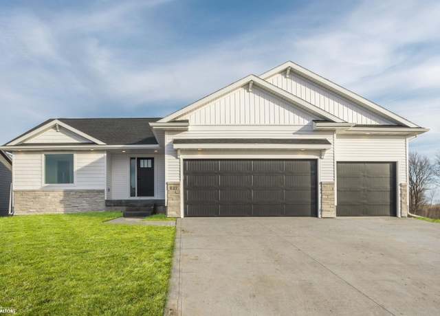 Property at 811 Woodside Dr, Marshalltown, IA 50158, 5 beds, 3 baths