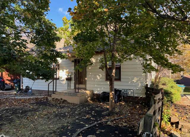Property at 1669 11th Ave N, Fort Dodge, IA 50501, 3 beds, 2 baths