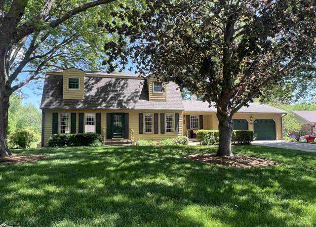 Property at 1221 Glenview Cir, Fairfield, IA 52556, 4 beds, 3 baths