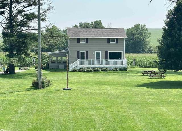 Property at 210 Railway St, Marshalltown, IA 50158, 3 beds, 1 bath