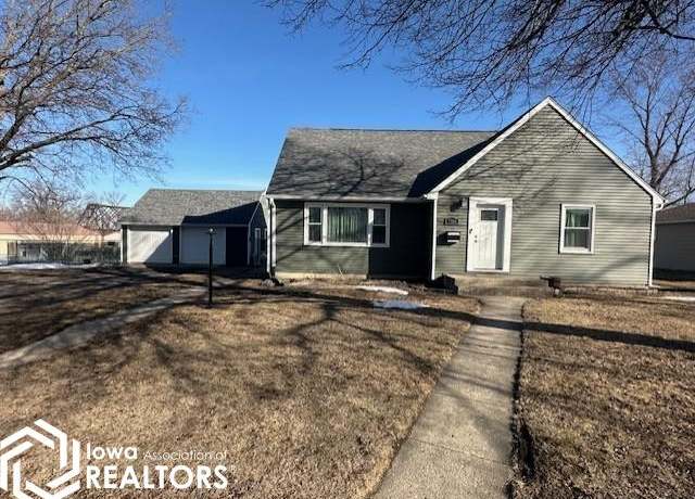 Property at 1309 E Commercial St, Algona, IA 50511, 4 beds, 2.5 baths