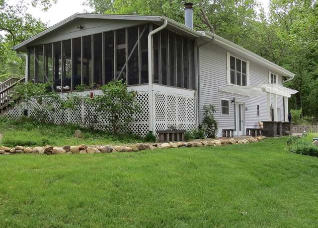 Property at 181 Center Point Dr, Montezuma, IA 50171, 3 beds, 2 baths