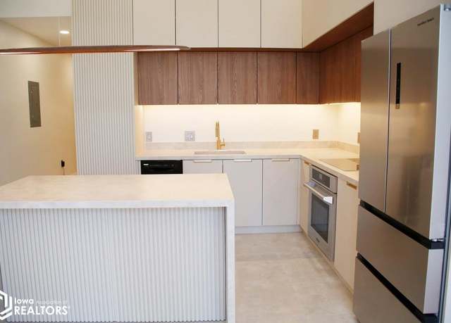 Property at 51 E Broadway #201 Ave #201, Fairfield, IA 52556, 1 bed, 1 bath