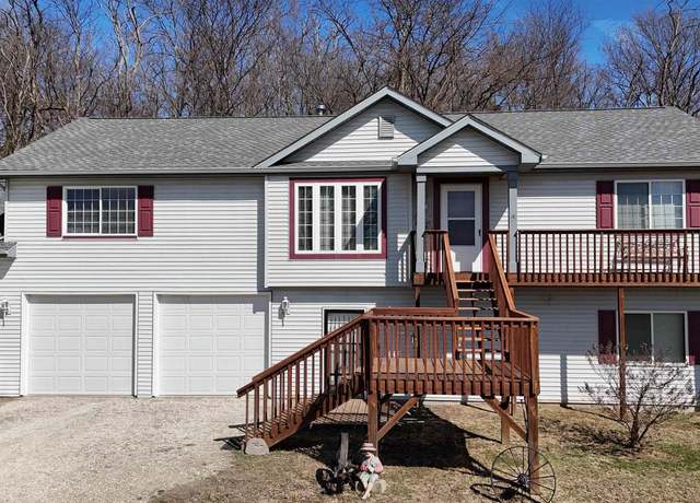 Property at 3556 Highway 99, Wapello, IA 52653, 3 beds, 2 baths