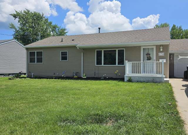 Property at 2716 Clearview St, Ottumwa, IA 52501, 3 beds, 1 bath