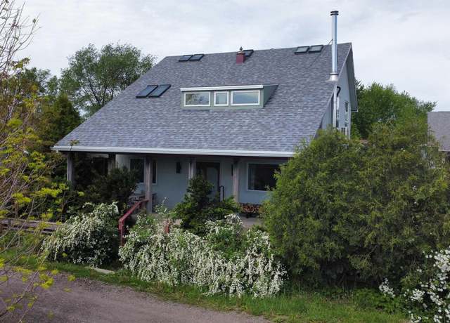 Property at 2151 185th St #8, Fairfield, IA 52556, 4 beds, 2 baths