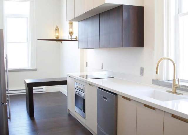 Property at 51 E Broadway #303 Ave #303, Fairfield, IA 52556, 1 bed, 1 bath