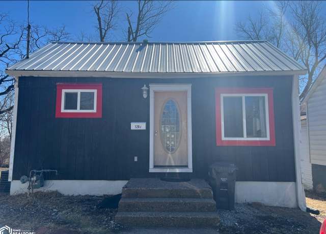 Property at 1207 Patterson St, Burlington, IA 52601, 2 beds, 1 bath