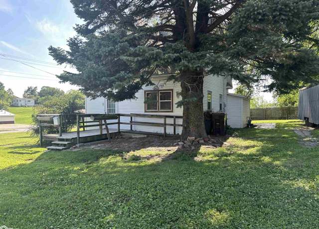 Property at 1701 Court Ave, Chariton, IA 50049, 3 beds, 1 bath