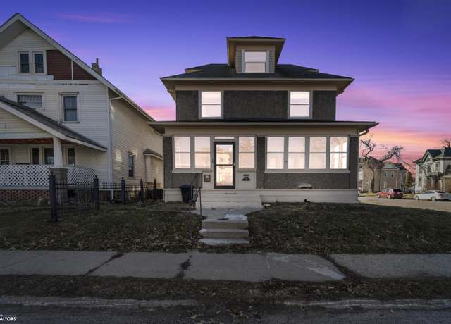Property at 12 W Grant St, Marshalltown, IA 50158, 3 beds, 1.5 baths