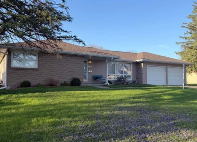 Property at 2518 Gear St, Burlington, IA 52601, 3 beds, 2 baths