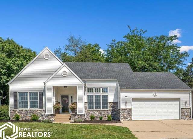 Property at 2318 S 4th St, Burlington, IA 52601, 3 beds, 3 baths