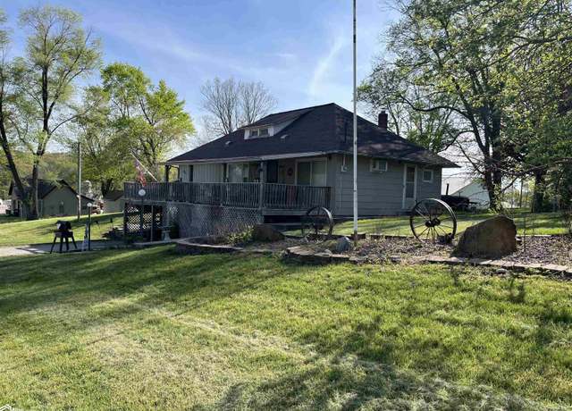 Property at 102 Killarney St, Melrose, IA 52569, 2 beds, 2 baths
