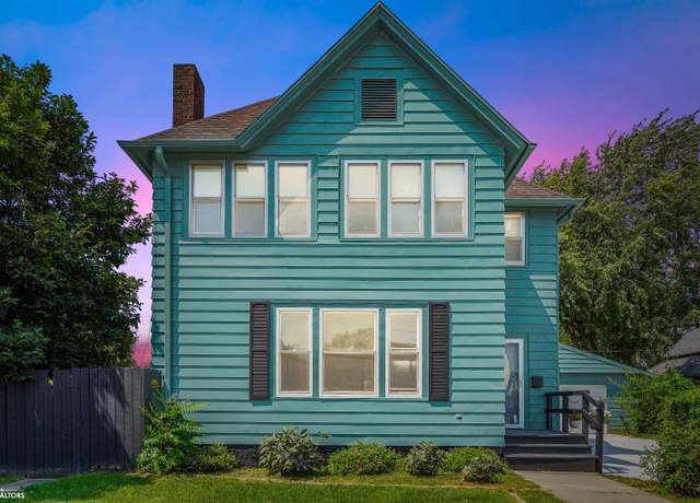 Property at 105 S 8th St, Marshalltown, IA 50158, 5 beds, 3 baths