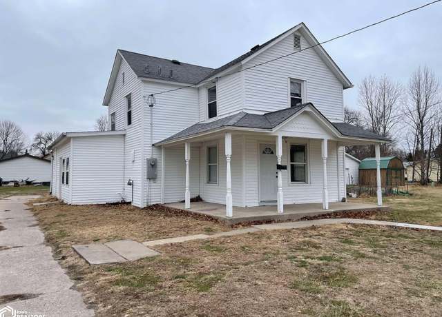 Property at 1728 Dodge St, Burlington, IA 52601, 3 beds, 2 baths