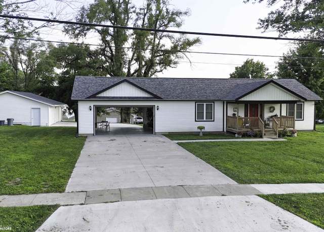 Property at 1010 W Washington St, Centerville, IA 52544, 2 beds, 3 baths