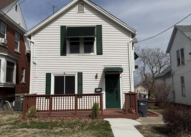 Property at 1620 Smith St, Burlington, IA 52601, 3 beds, 2 baths