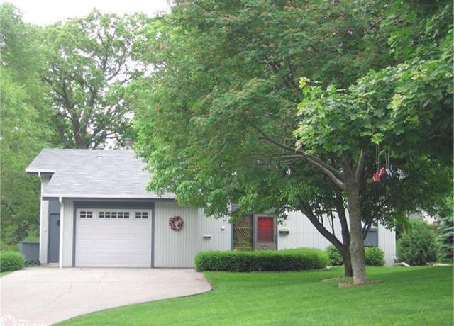 Property at 112 Central Dr, Forest City, IA 50436, 3 beds, 2 baths