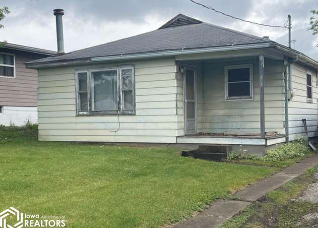 Property at 906 S 1st St, Oskaloosa, IA 52577, 2 beds, 1 bath