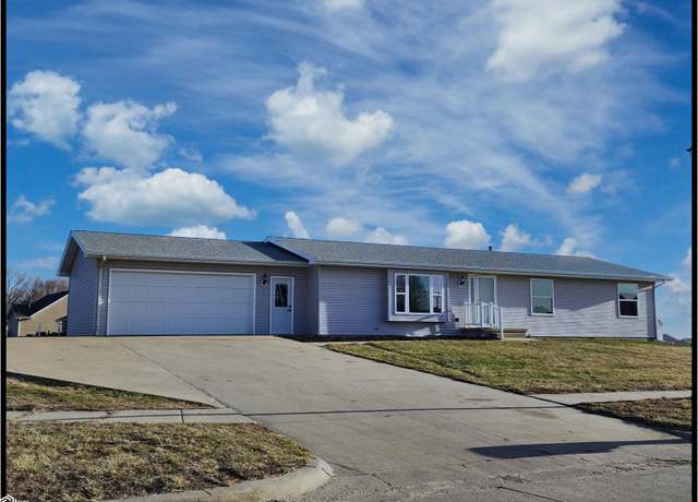 Property at 1412 E 19th St, Atlantic, IA 50022, 4 beds, 3 baths