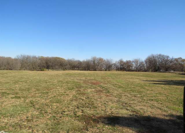 Property at 1427 4th St St, Hampton, IA 50441