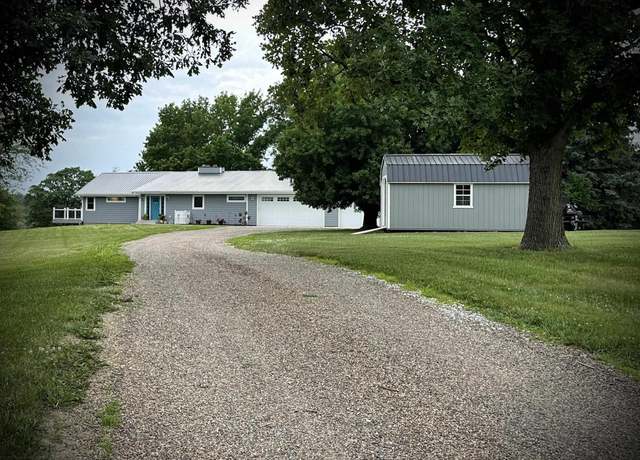 Property at 2451 Newport Ave, Oskaloosa, IA 52577, 4 beds, 3.5 baths