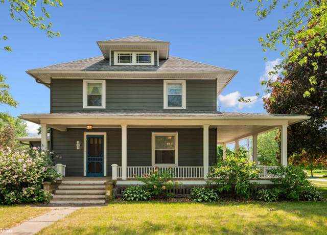 Property at 800 E Main St, Montezuma, IA 50171, 5 beds, 3.5 baths