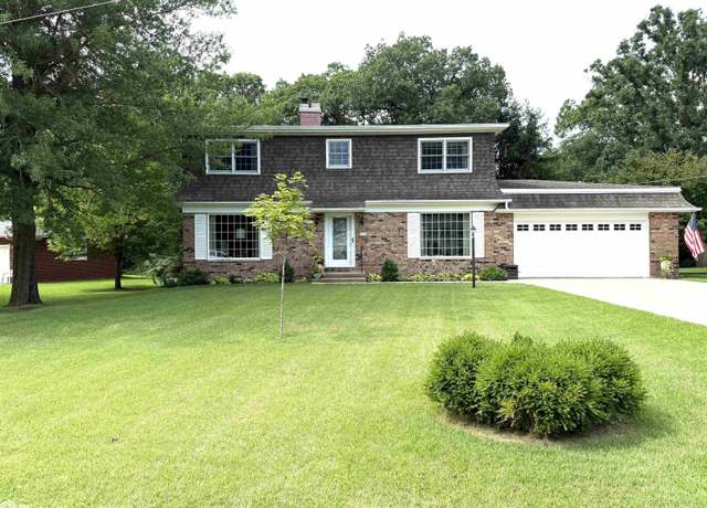 Property at 3359 Country Club Lane Ln, Fort Madison, IA 52627, 4 beds, 2.5 baths