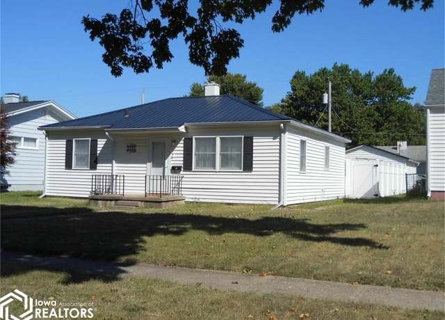 Property at 2121 Avenue C, Fort Madison, IA 52627, 3 beds, 1 bath