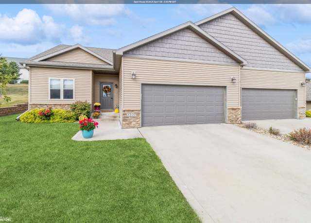 Property at 2227 Edgebrook Dr, Marshalltown, IA 50158, 3 beds, 3 baths