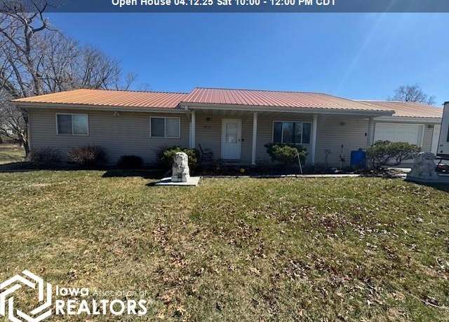 Property at 1617 S 15th St, Centerville, IA 52544, 2 beds, 3 baths