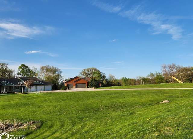 Property at 200 Brickyard Ct, Sheffield, IA 50475