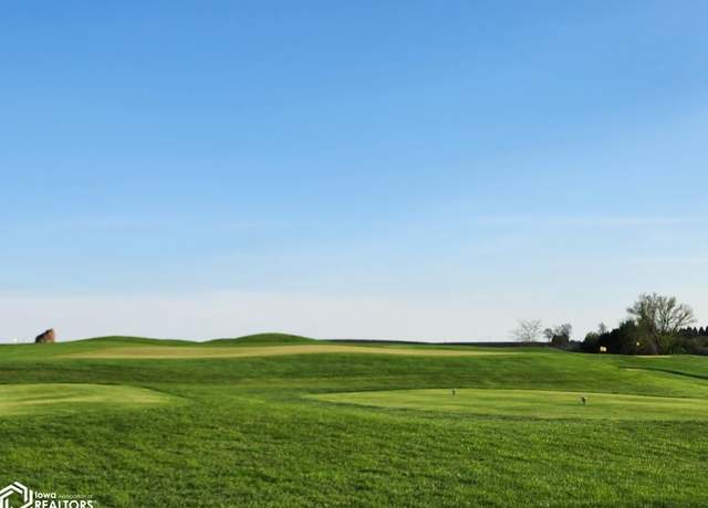 Property at 210 Brickyard Ct, Sheffield, IA 50475
