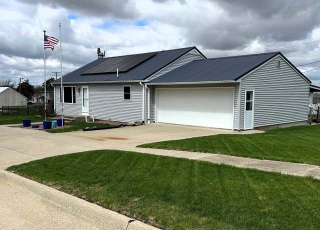 Property at 906 4th St, Victor, IA 52347, 4 beds, 2 baths