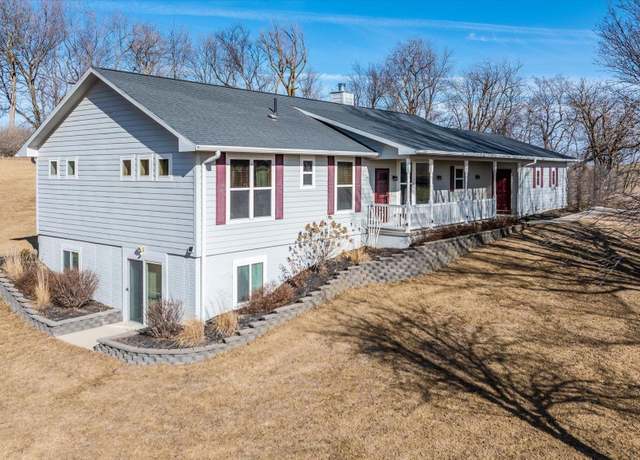 Property at 1906 800th St, Harlan, IA 51537, 4 beds, 3.5 baths