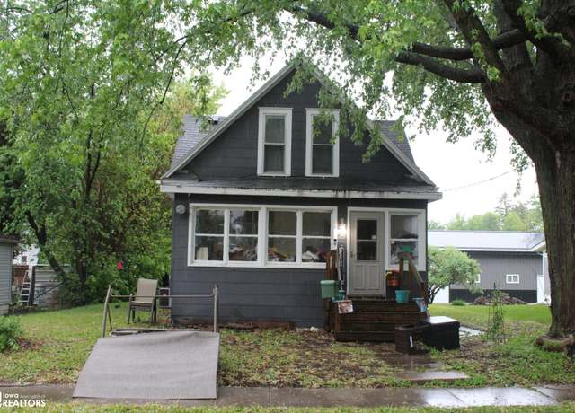 Property at 311 14th St SW, Mason City, IA 50401, 3 beds, 2 baths