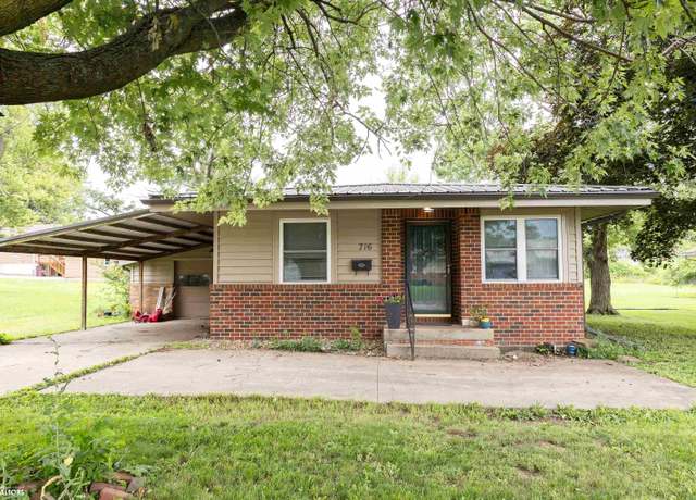 Property at 716 Ilion Ave, Chariton, IA 50049, 3 beds, 2 baths