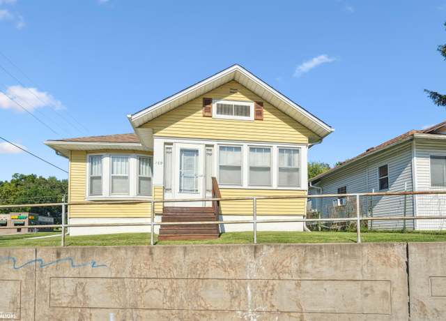 Property at 169 S Central Ave, Burlington, IA 52601, 3 beds, 1 bath