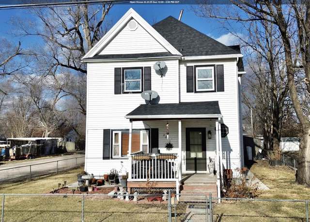 Property at 2201 E Main St, Ottumwa, IA 52501, 3 beds, 1.5 baths