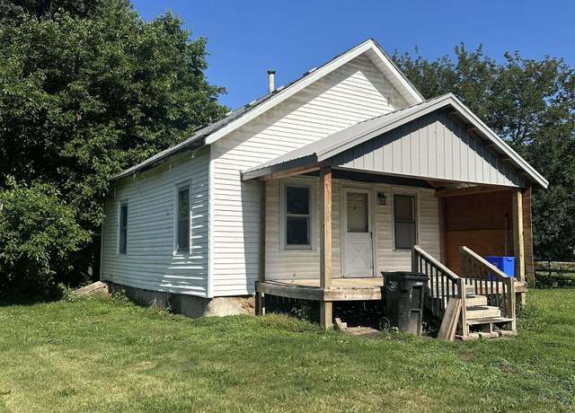 Property at 805 S Moore St, Ottumwa, IA 52501, 2 beds, 1 bath