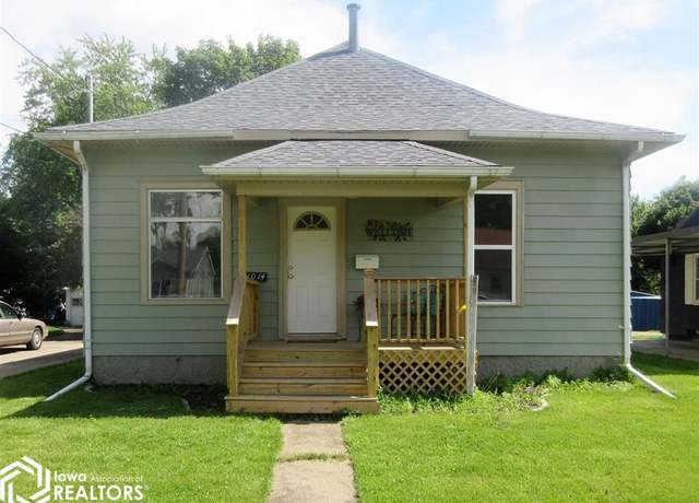 Property at 1014 9th Ave E, Oskaloosa, IA 52577, 2 beds, 1 bath