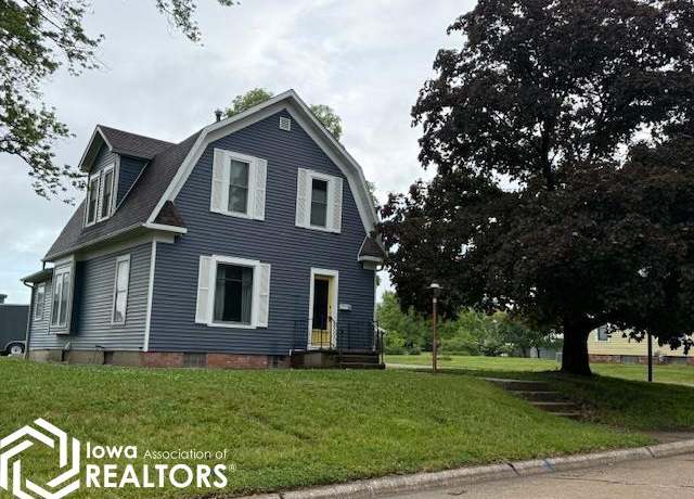 Property at 201 W Harlan St, Mount Pleasant, IA 52641, 2 beds, 2.5 baths