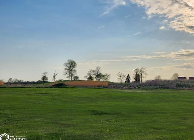 Property at 417 Brickyard Rd, Sheffield, IA 50475