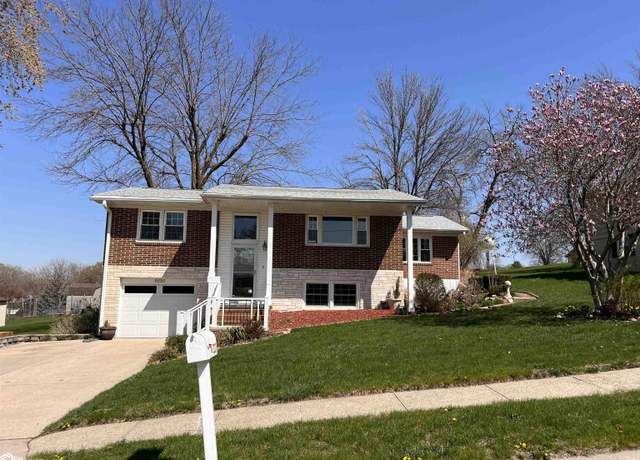 Property at 2030 Bel Aire Dr, Denison, IA 51442, 3 beds, 1.5 baths