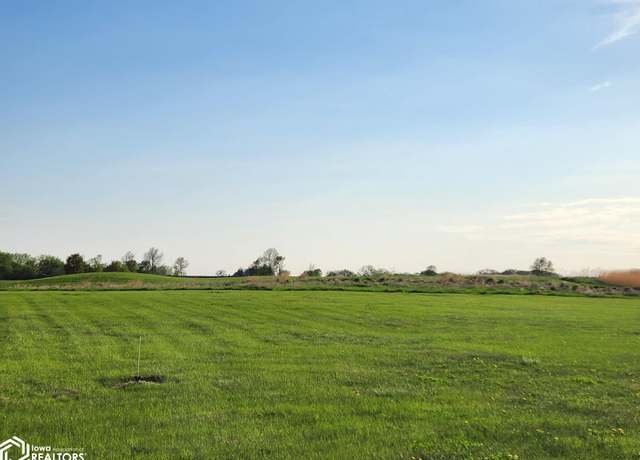 Property at 411 Brickyard Rd, Sheffield, IA 50475